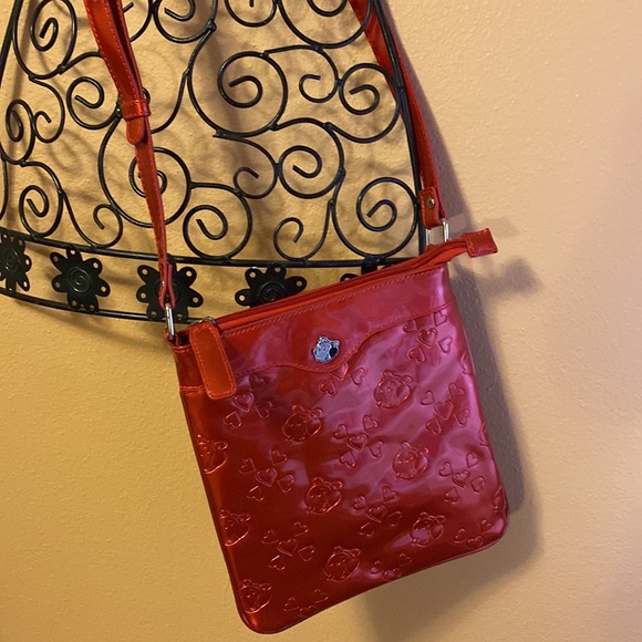 Olive Oyl red metallic adjustable crossbody bag with three sections - Picture 5 of 11